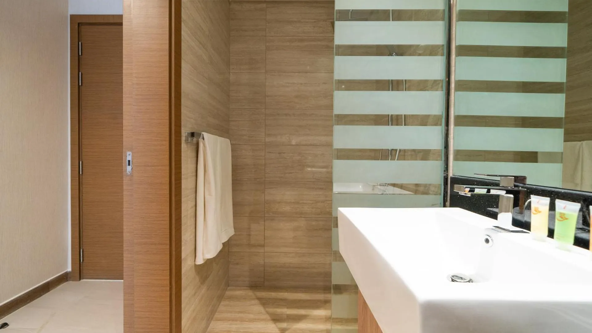 Lägenhet 1Br Missoni Branded Home Luxury & Comfort Combined Dubai Förenade Arabemiraten