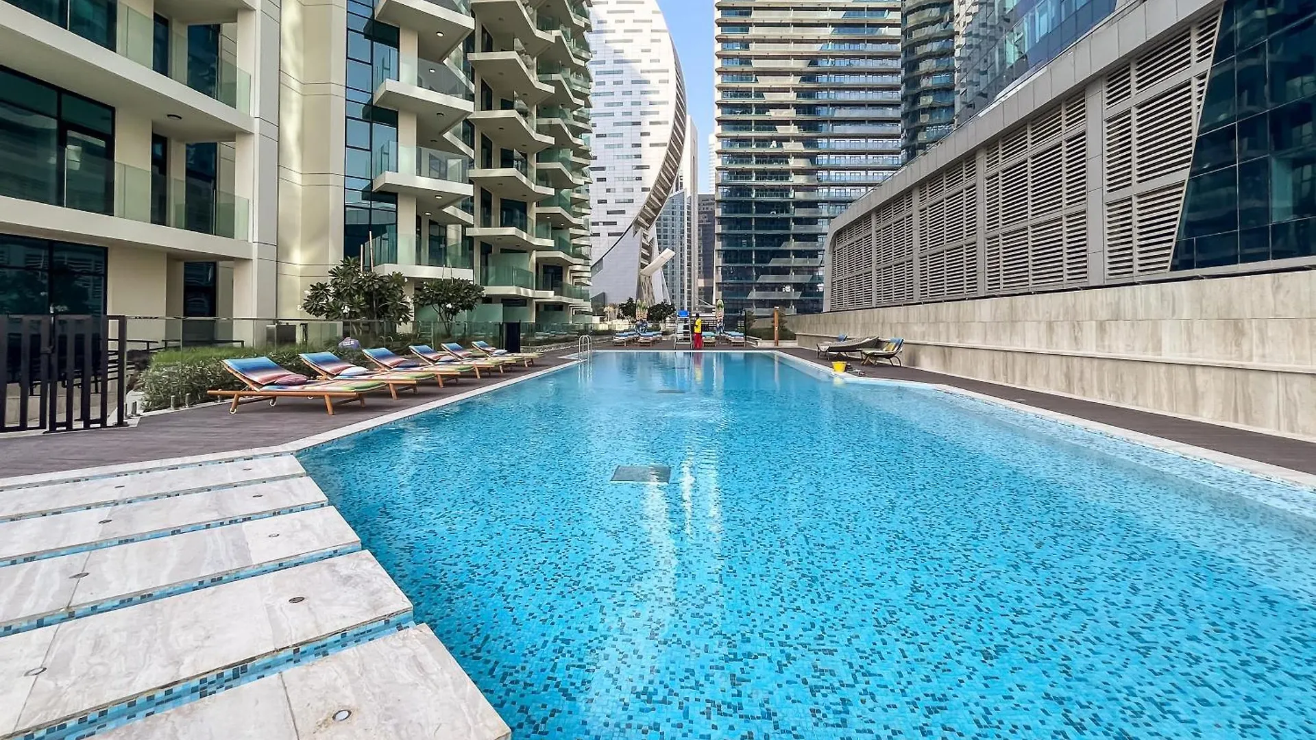 Lägenhet 1Br Missoni Branded Home Luxury & Comfort Combined Dubai Förenade Arabemiraten